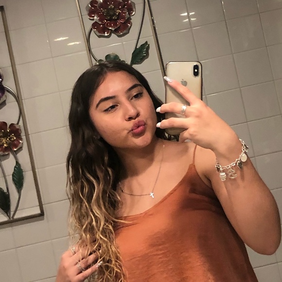 Meet your Posher, Bianey - Picture 1 of 1